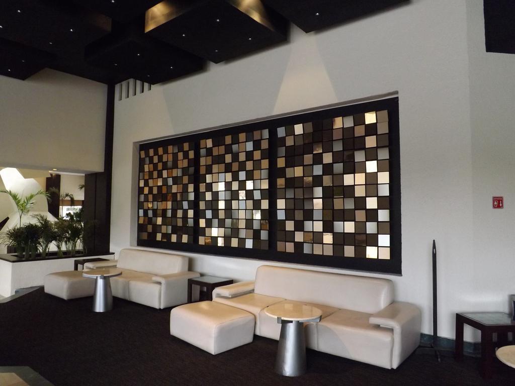 Royal Pedregal Hotel Cidade do México Exterior foto The interior of the lounge