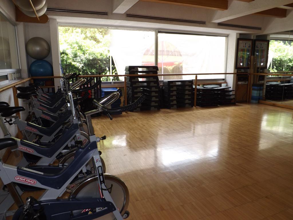 Royal Pedregal Hotel Cidade do México Exterior foto The gym at the school